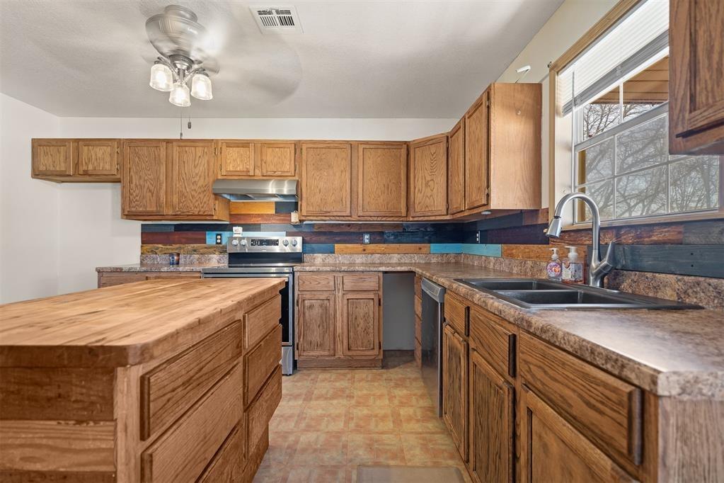 W 14th St, Sulphur, OK 73086