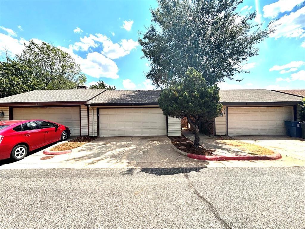 Sundance Ln, Edmond, OK 73034