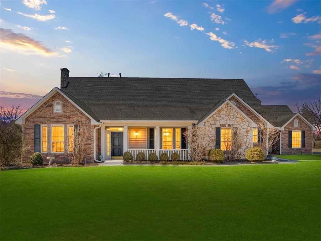 S Olde Bridge Rd, Moore, OK 73160