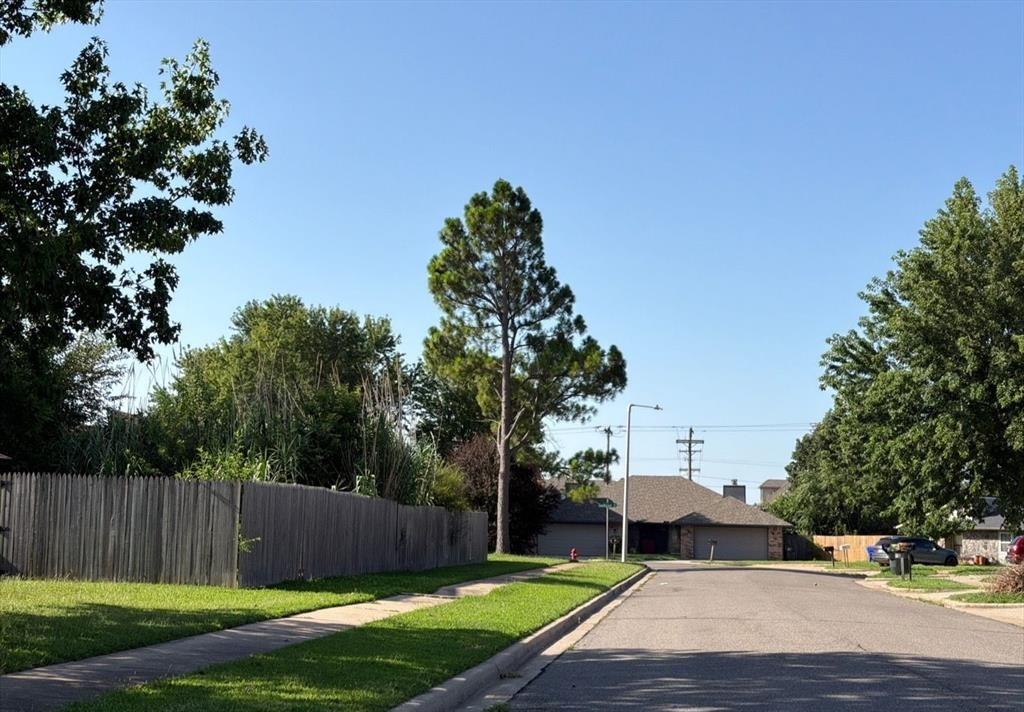 Vinita Dr, Norman, OK 73071