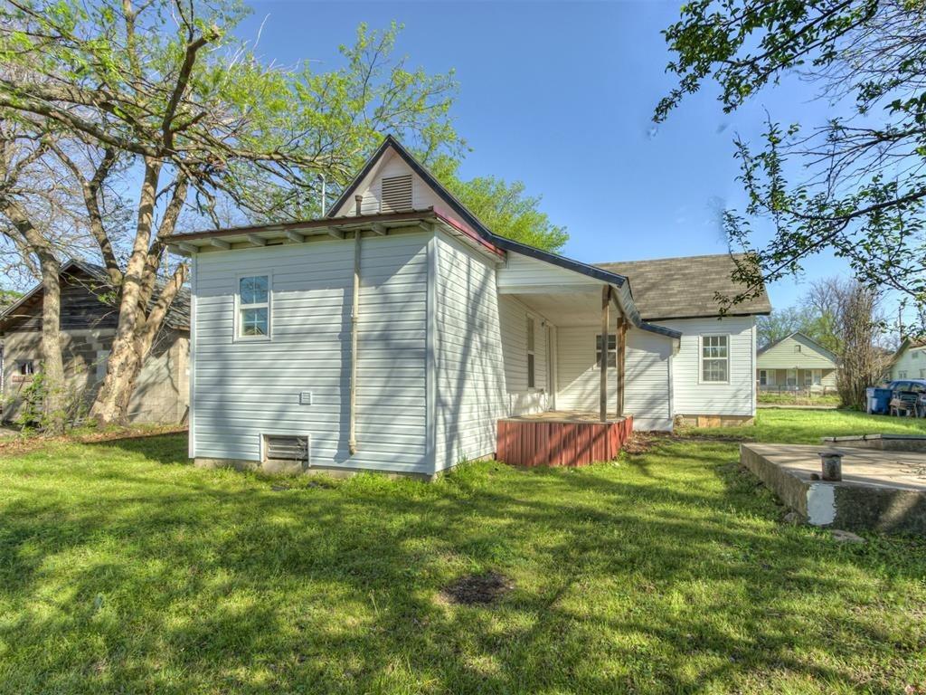 E Cherry St, Cushing, OK 74023