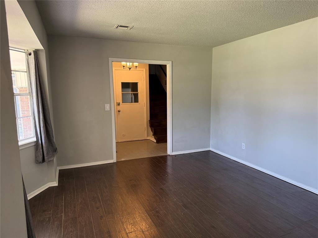 Lyndon Cir, Oklahoma City, OK 73120