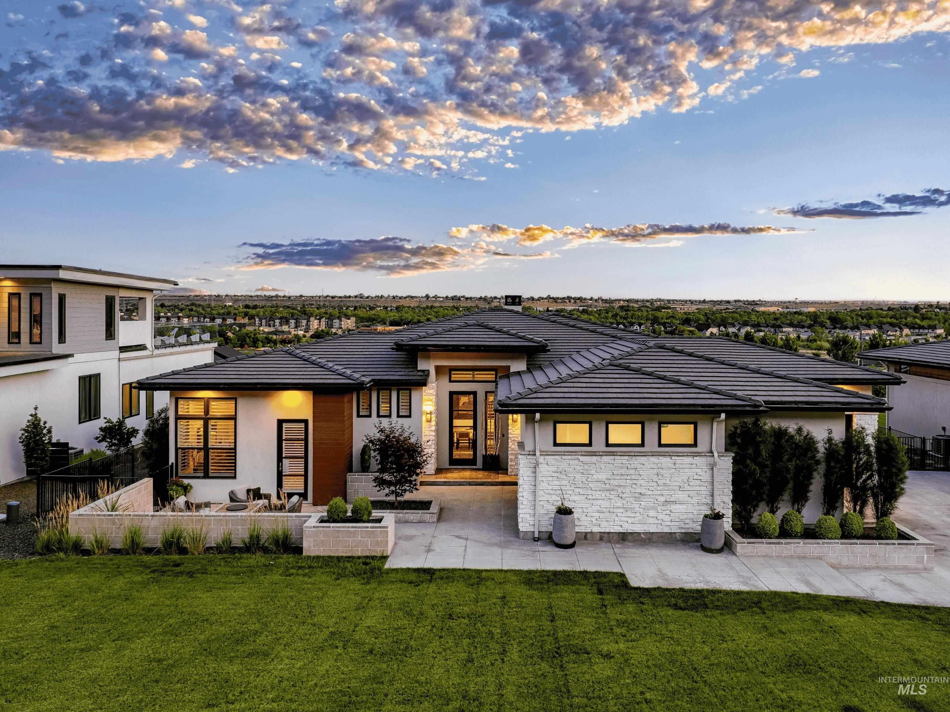 E Via Estancia Ln, Boise, ID 83716