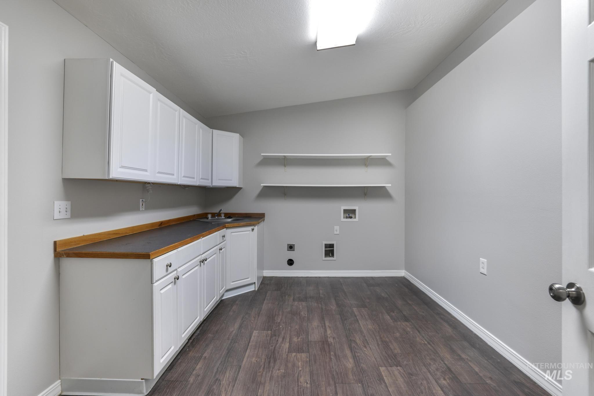 N 9th E, Mountain Home, ID 83647