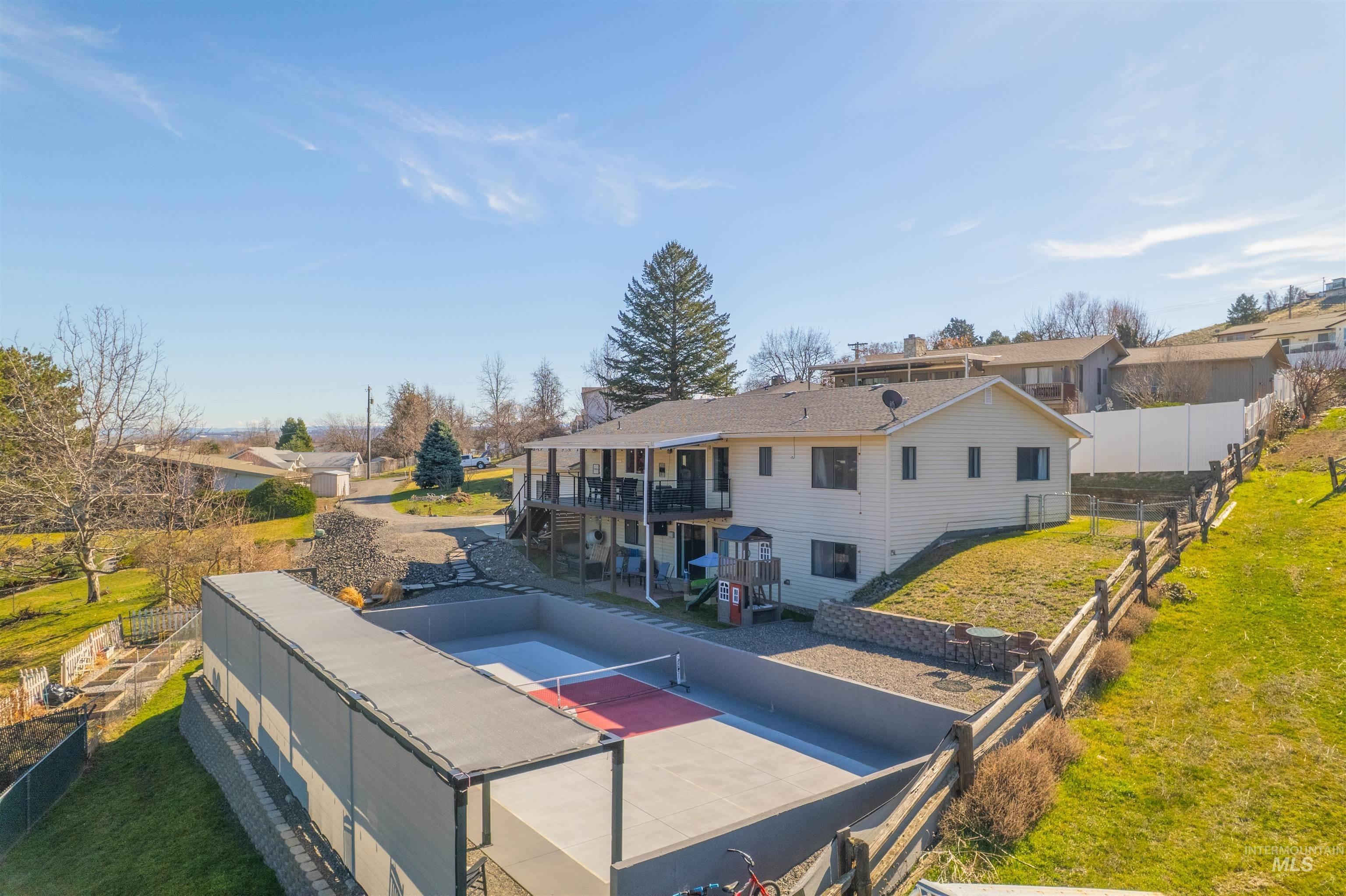 Coulter Ln, Clarkston, WA 99403