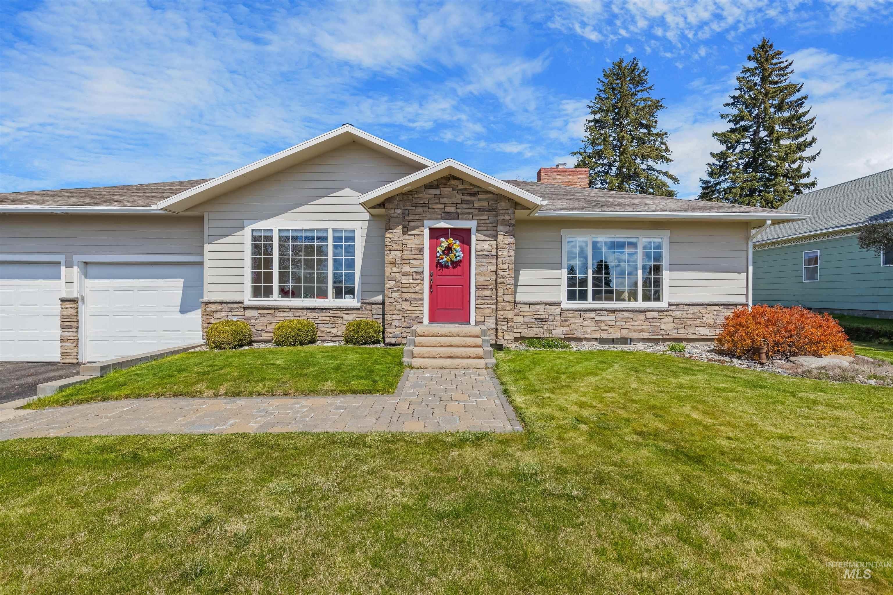 Halliday St, Craigmont, ID 83523