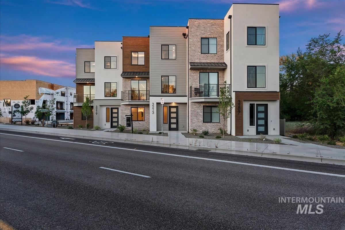 W Moore St, Boise, ID 83702