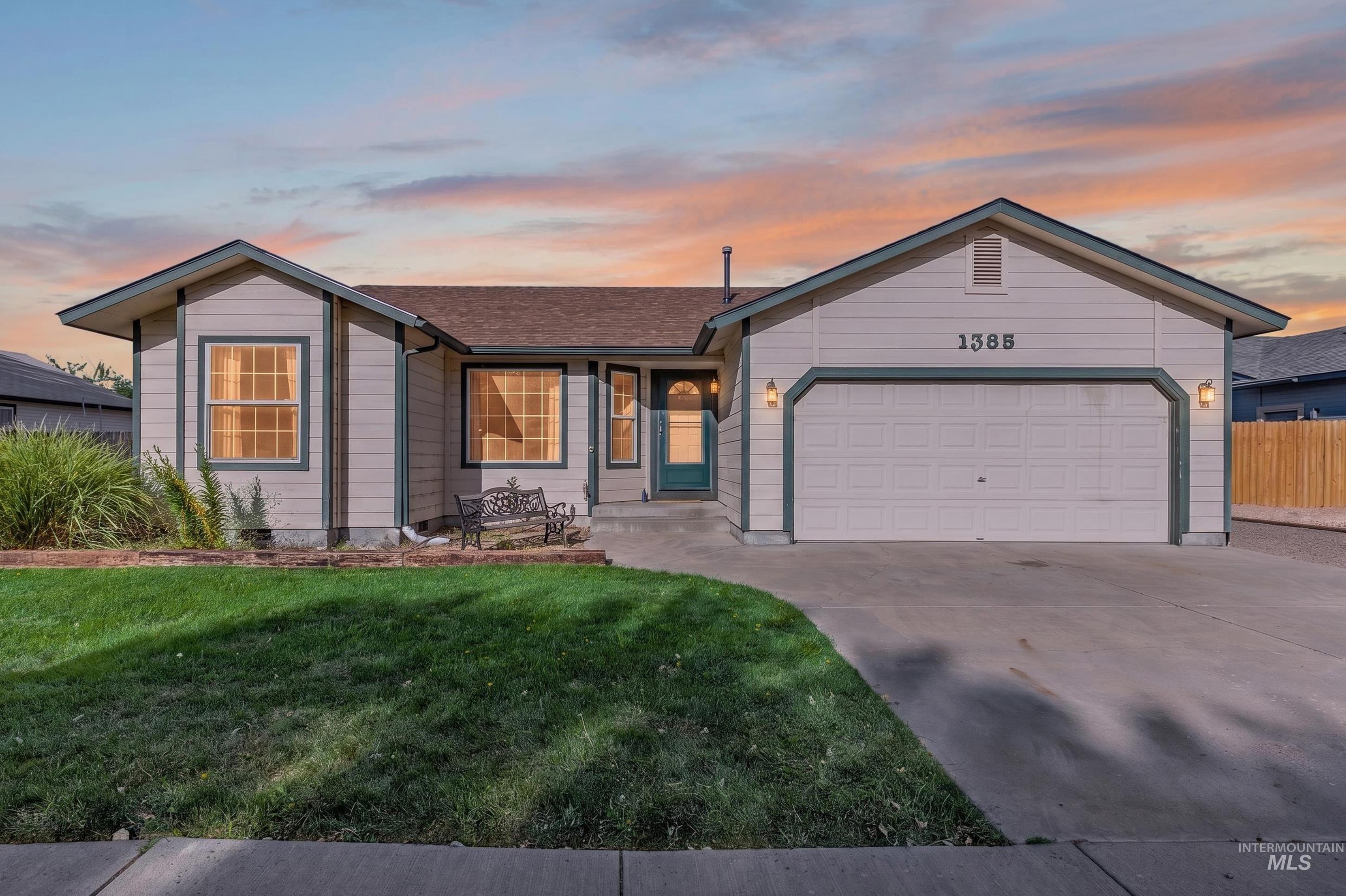 Rosewood St, Mountain Home, ID 83647