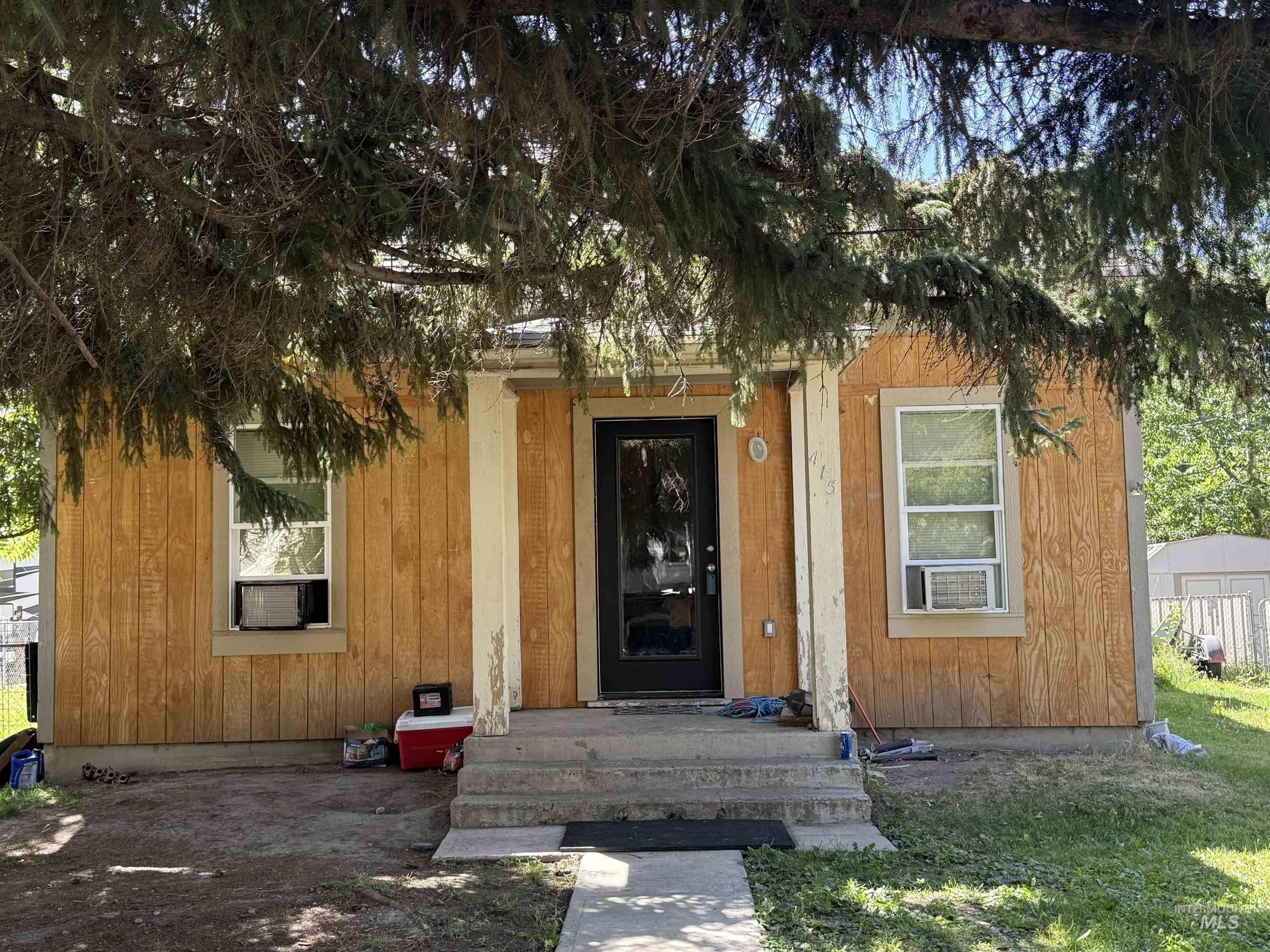 N Birch St, Shoshone, ID 83352