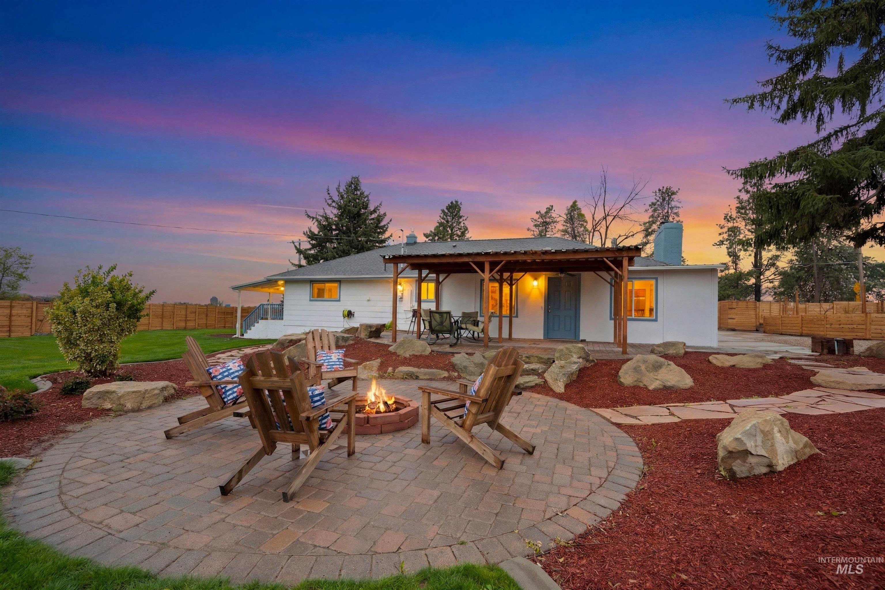 E Victory Rd, Nampa, ID 83687