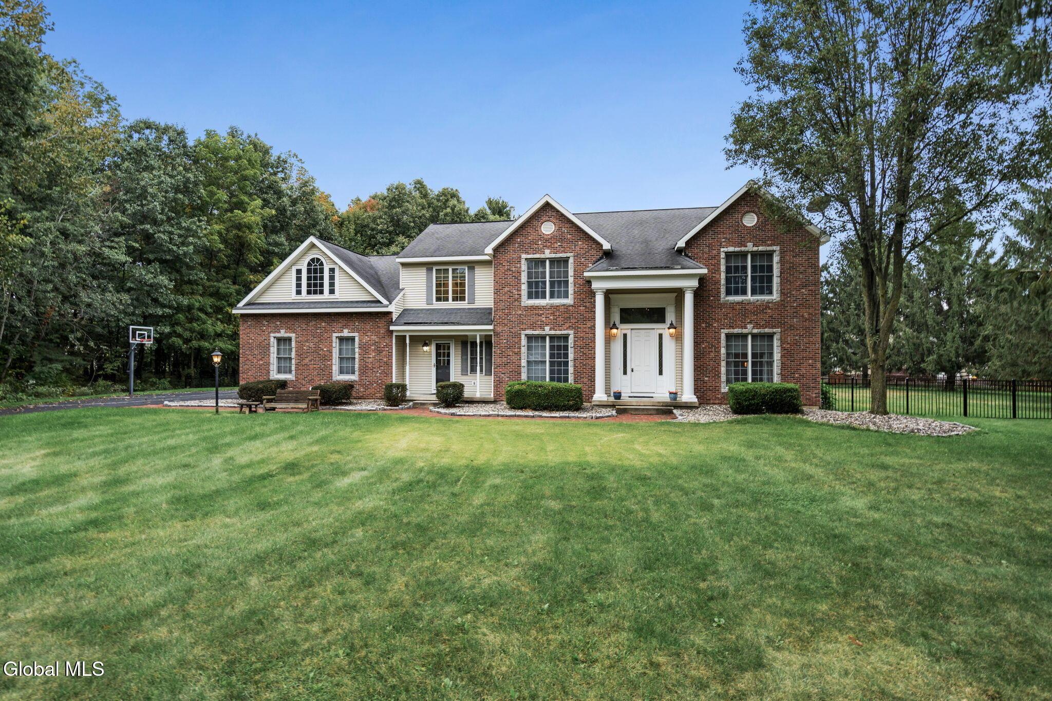 Forest Dr, Voorheesville, NY 12186
