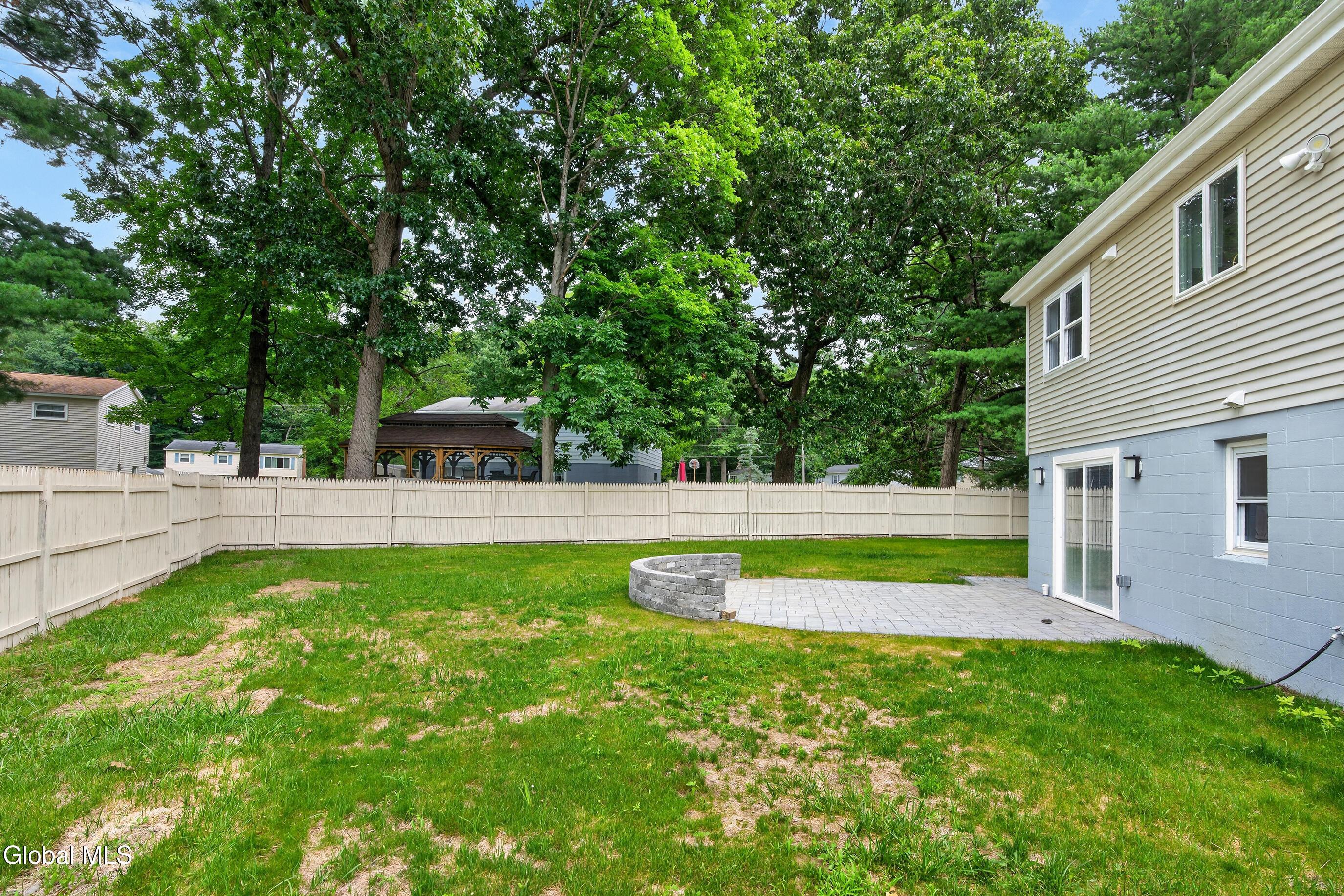 Parkwood Dr, Clifton Park, NY 12065