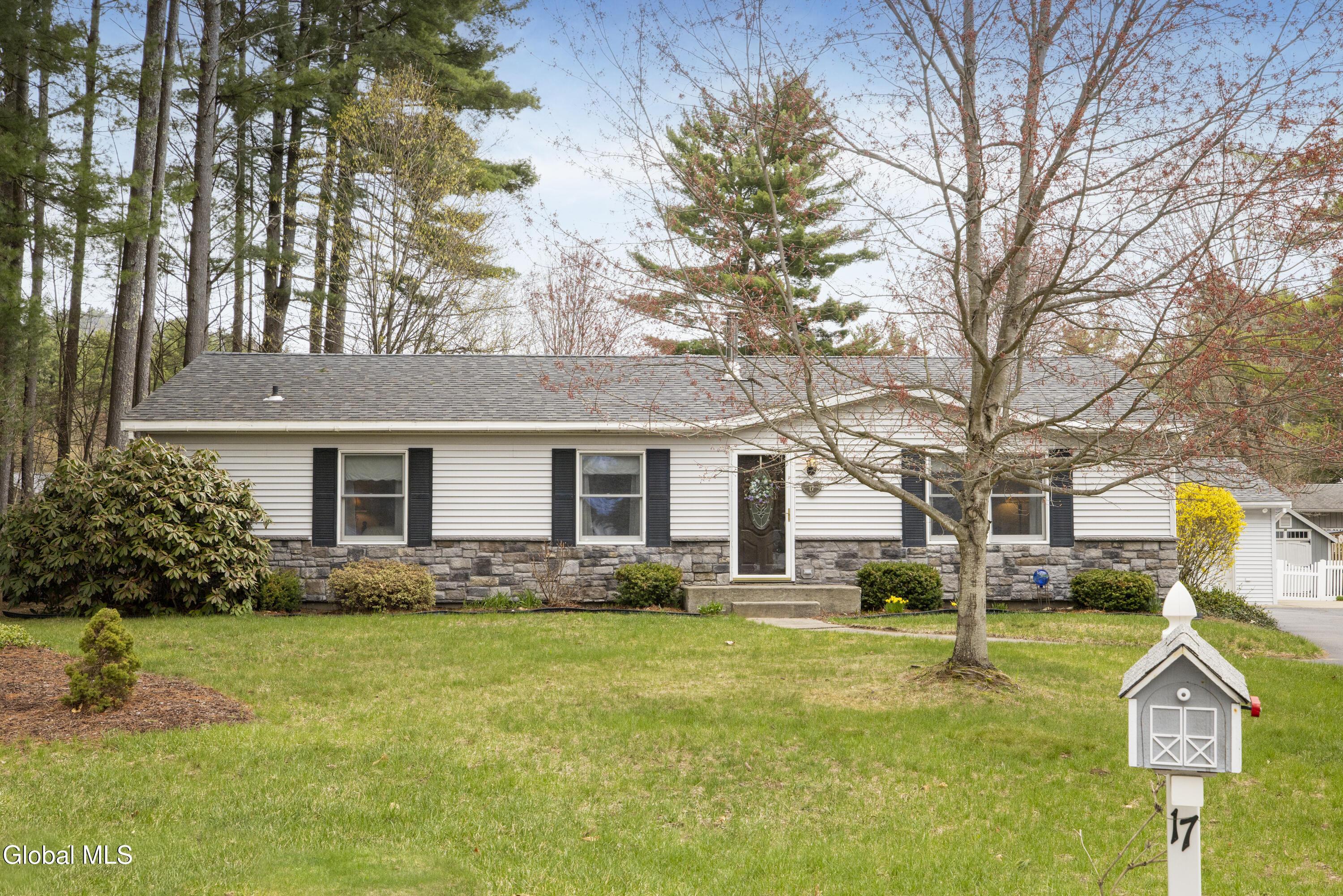 Queen Diana Ln, Queensbury, NY 12804