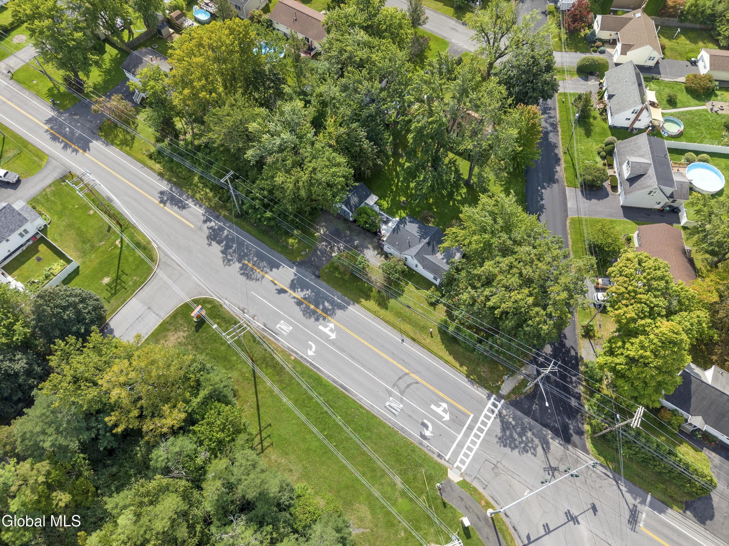 Hillside Ave, Schenectady, NY 12309