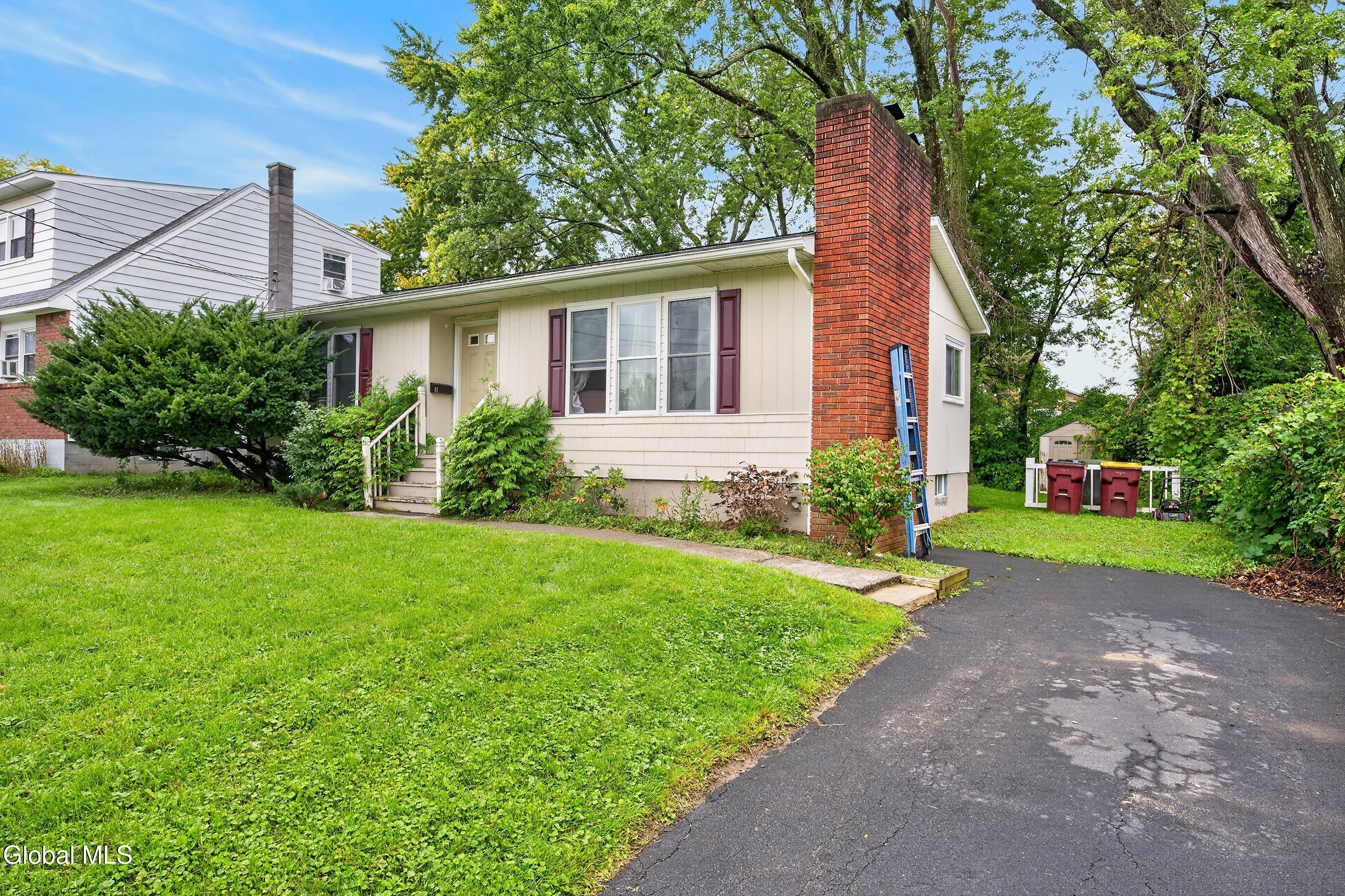 New York Ave, Rensselaer, NY 12144