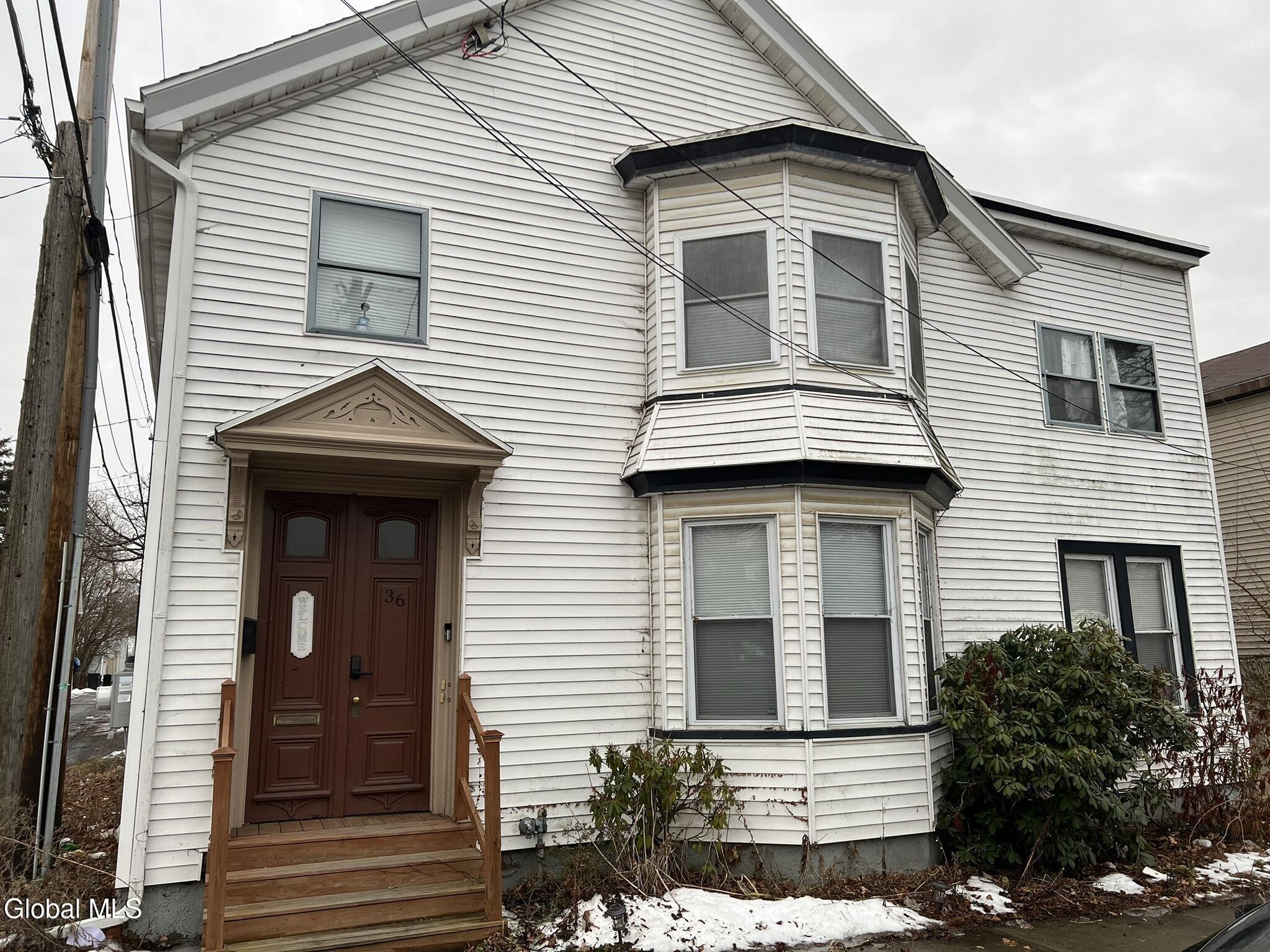 112th St, Troy, NY 12182