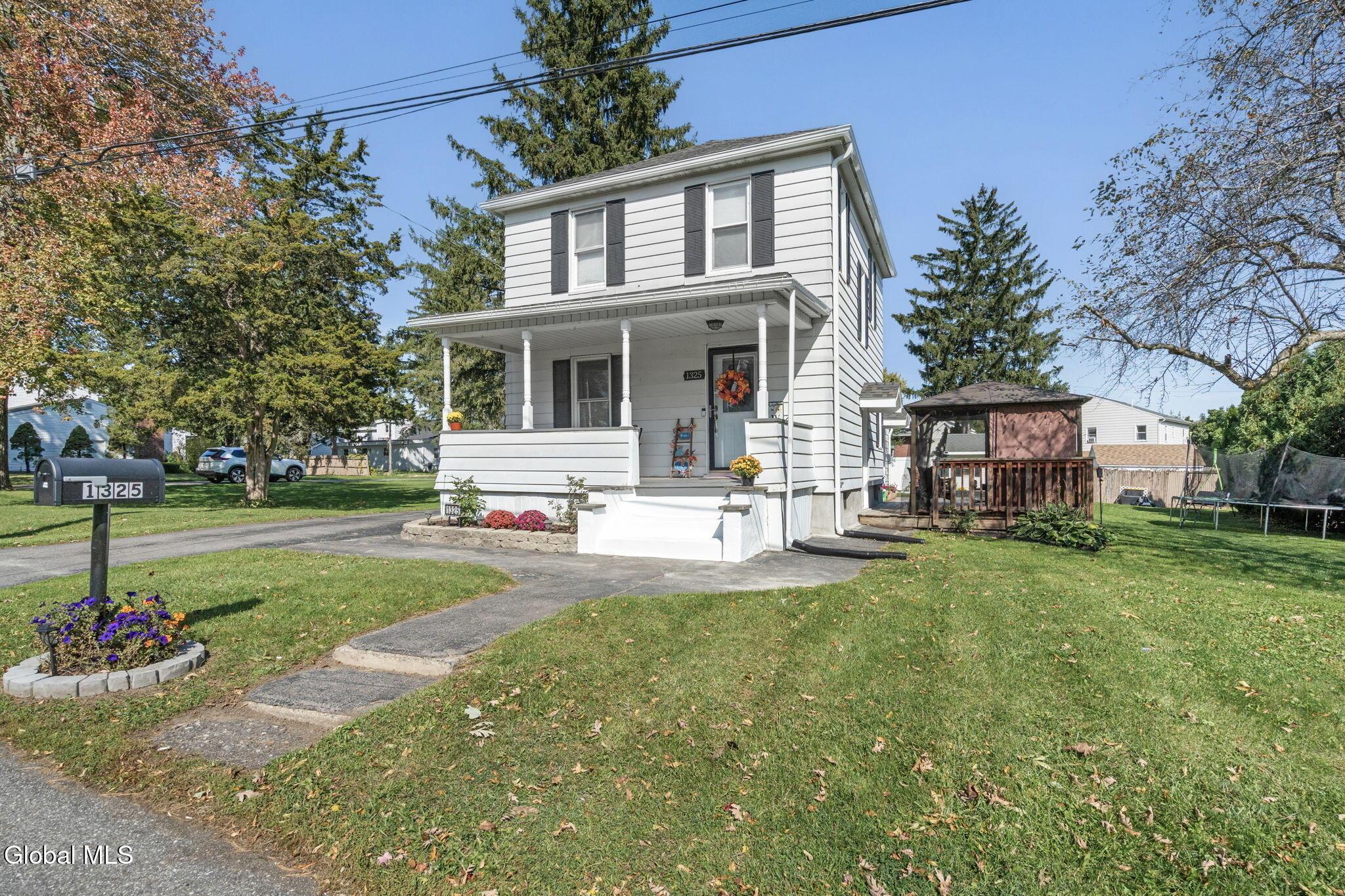 Coplon Ave, Schenectady, NY 12309