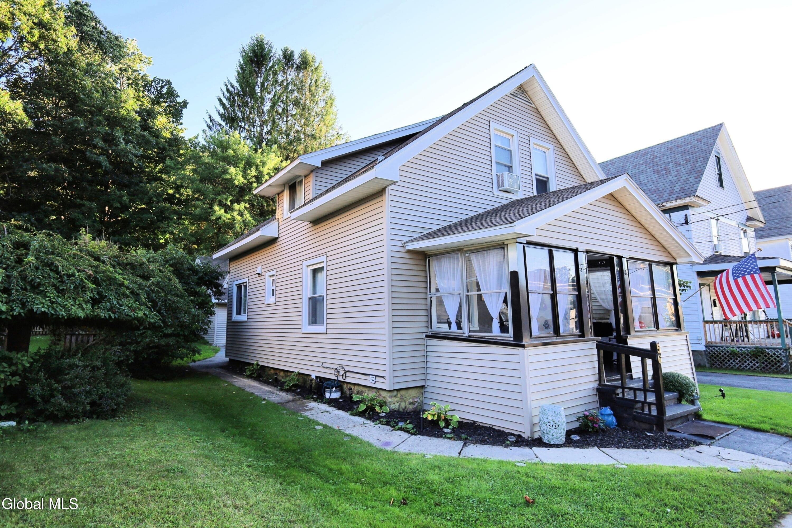 Steele Ave, Gloversville, NY 12078