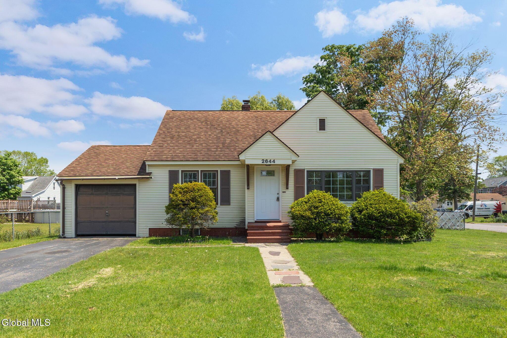 Van Dyke Ave, Schenectady, NY 12306