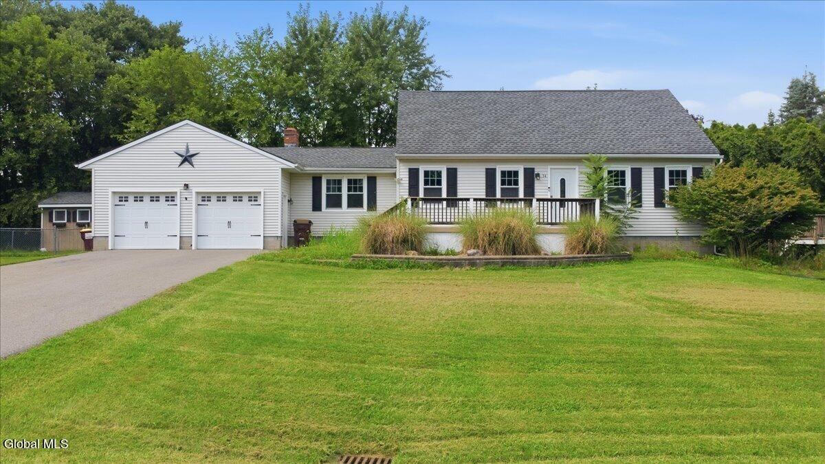 Skaarland Dr, Burnt Hills, NY 12027