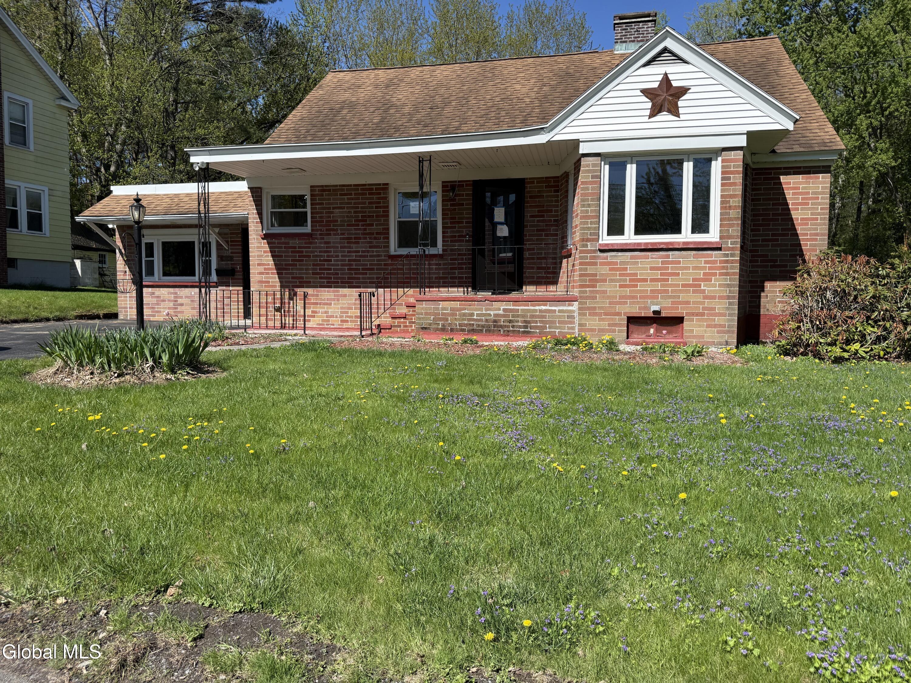 Bellevue Ave, Gloversville, NY 12078