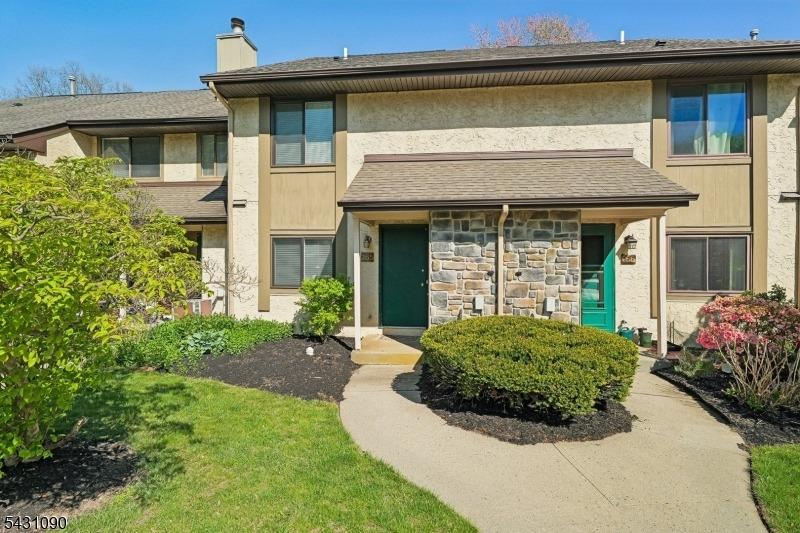 Hampshire Dr, Plainsboro, NJ 08536