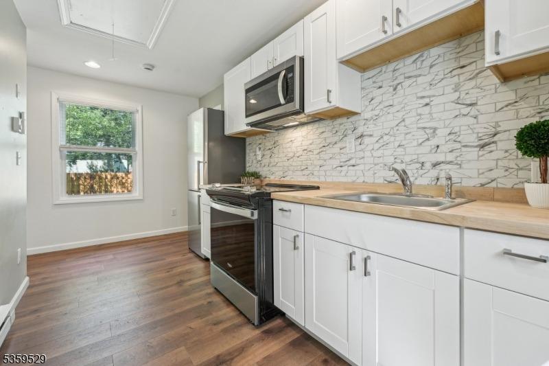 Riverlawn Dr, Wayne, NJ 07470
