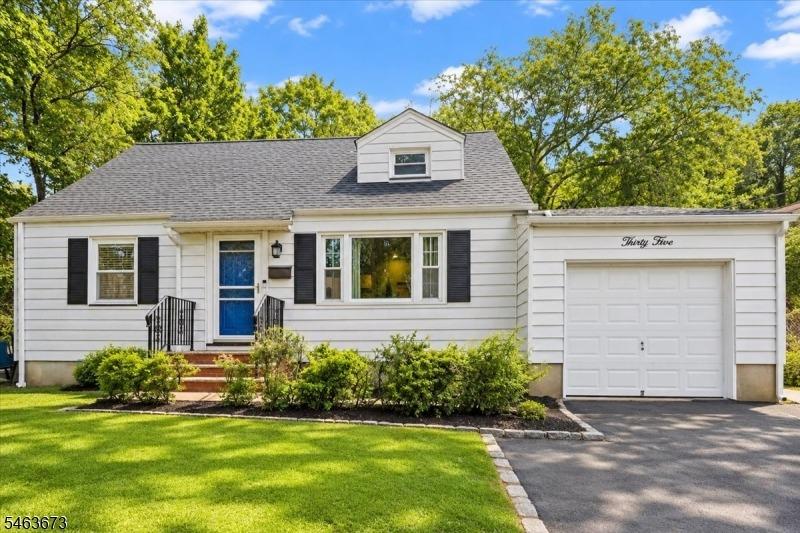 Deerfield Dr, West Orange, NJ 07052