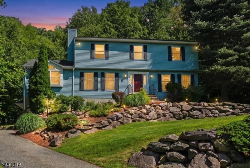 Pudding Stone Ln, Oak Ridge, NJ 07438