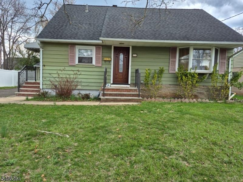 Independence Dr, Roselle, NJ 07203