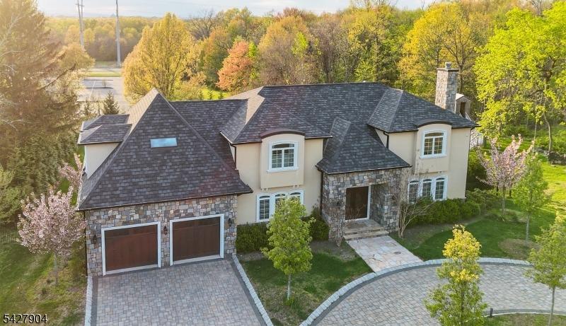 Beaufort Ave, Livingston, NJ 07039