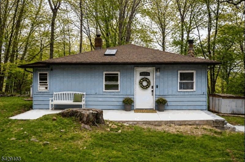 Mohican Ave, Landing, NJ 07850