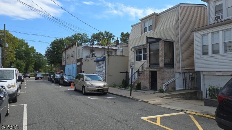 81st St, North Bergen, NJ 07047