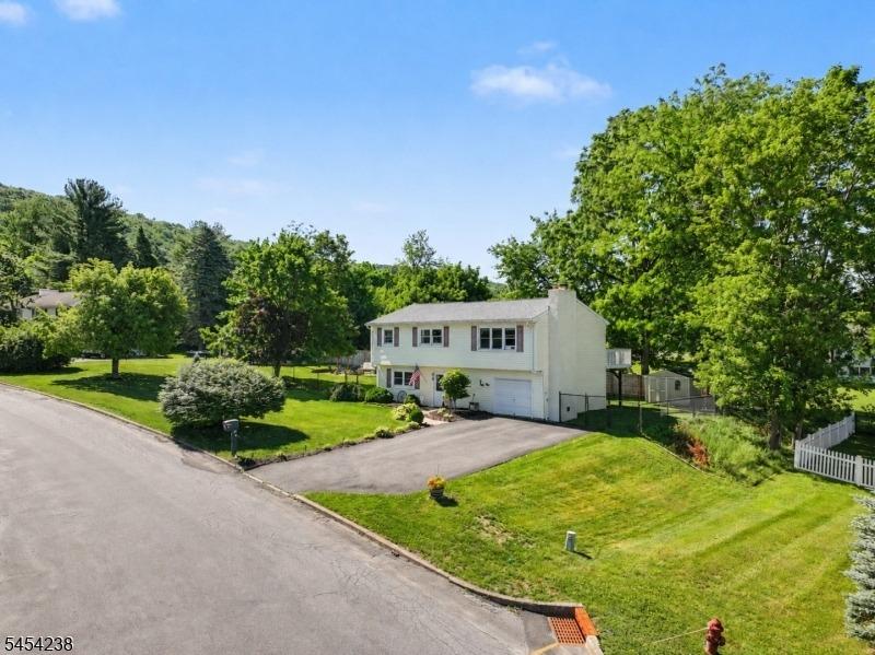 Bettino Dr, Ogdensburg, NJ 07439