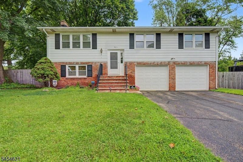 E Plane St, Hackettstown, NJ 07840