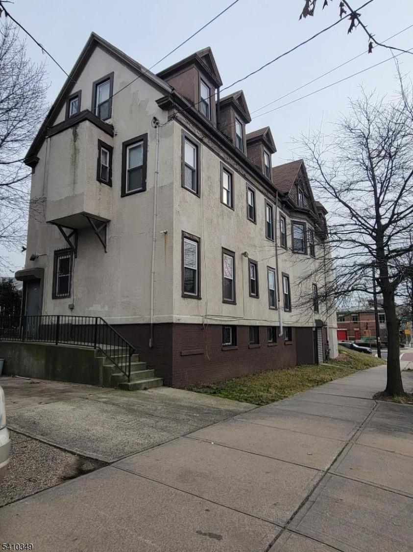 Madison Ave, Newark, NJ 07108