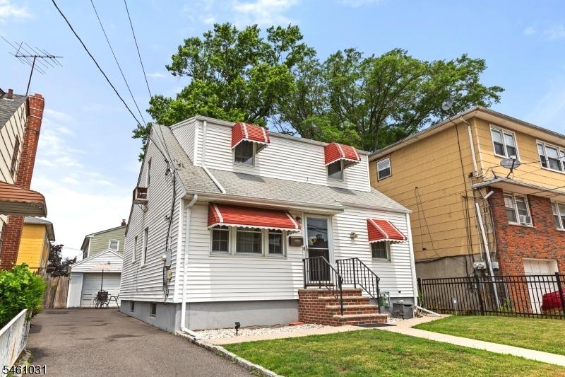 Passaic Ave, Linden, NJ 07036