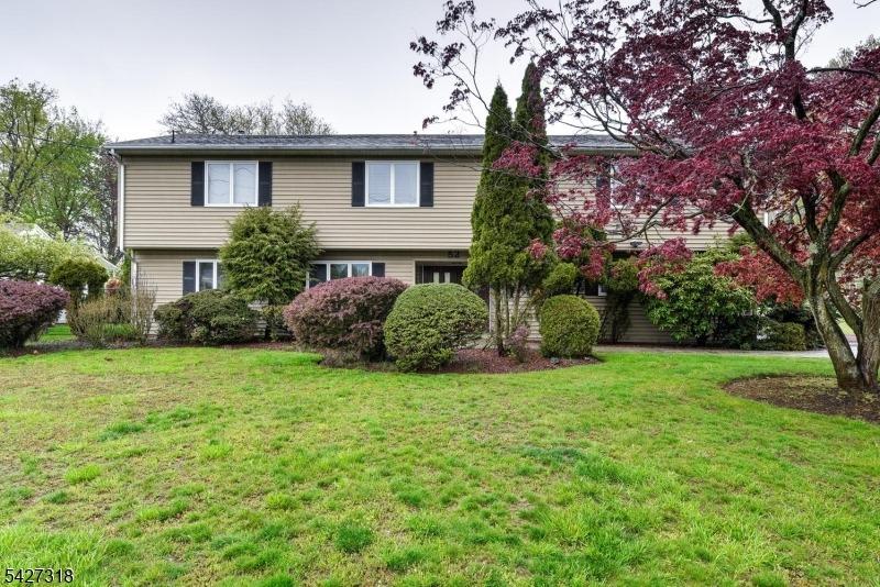 Ashburn Rd, Wayne, NJ 07470
