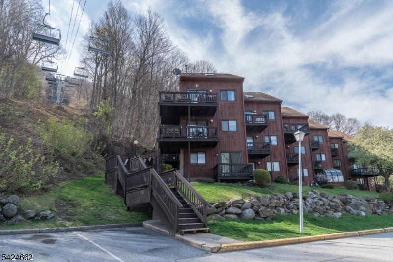 Red Lodge Dr, Vernon, NJ 07462
