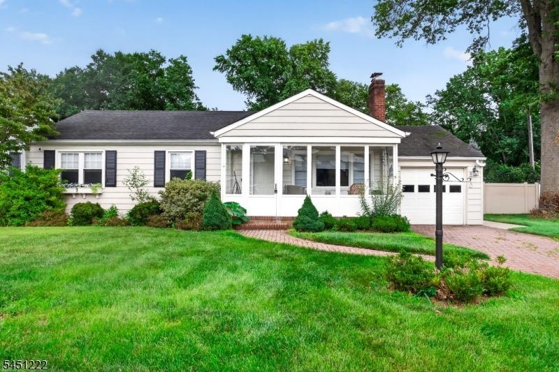 Crescent Dr, Rahway, NJ 07065