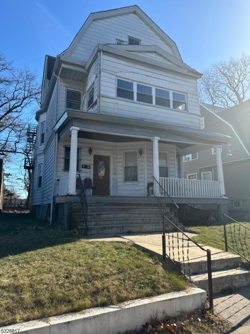 Hawthorne Pl, East Orange, NJ 07018