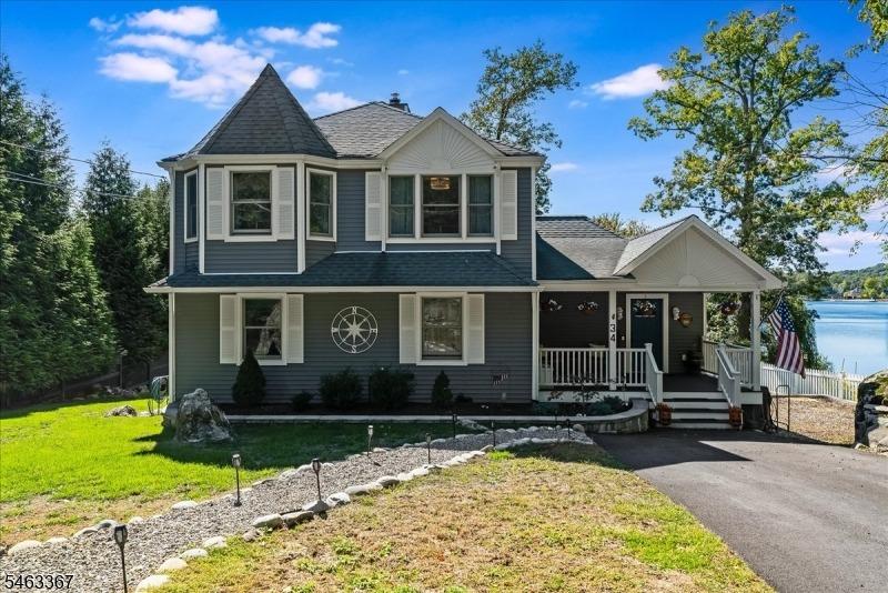 N Shore Trl, Sparta, NJ 07871