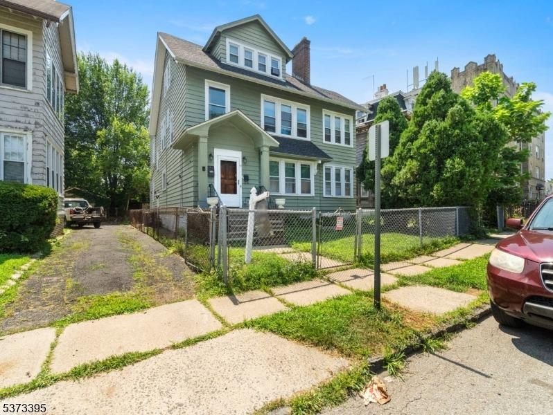Ashland Ave, East Orange, NJ 07017