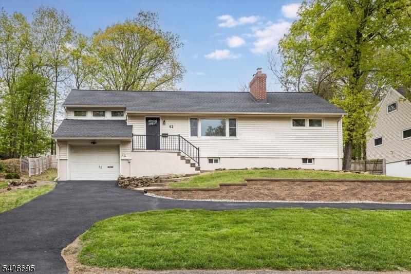 Elmwood Ter, Wayne, NJ 07470