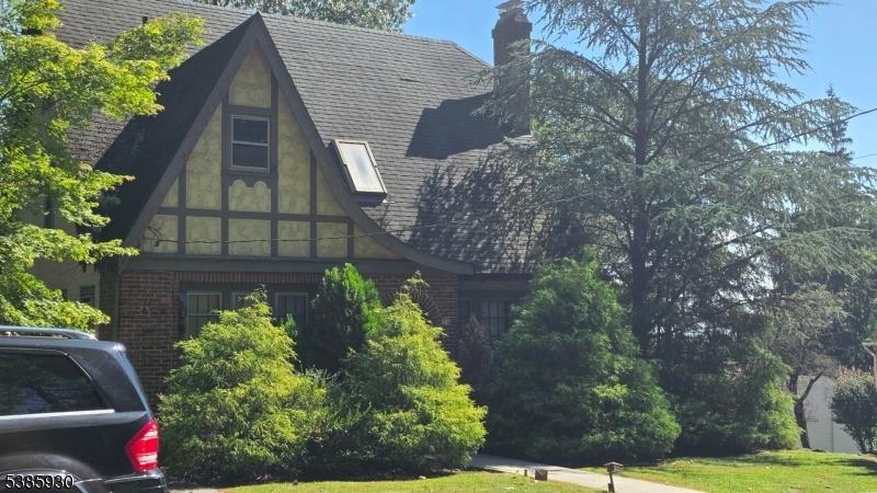 Mountain Ave, West Orange, NJ 07052