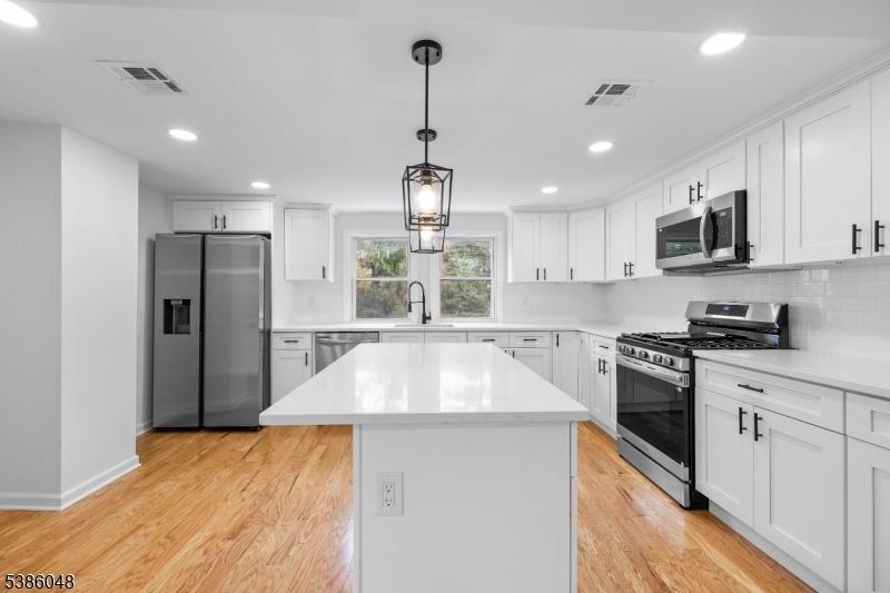 Linden Ave, Verona, NJ 07044