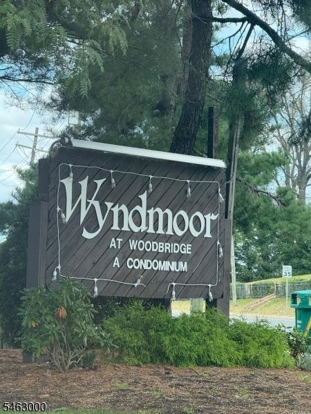 Cricket Ln, Woodbridge, NJ 07095