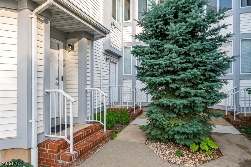 Amanda Ct, Piscataway, NJ 08854