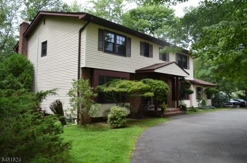 Glenbrook Ct, Whippany, NJ 07981