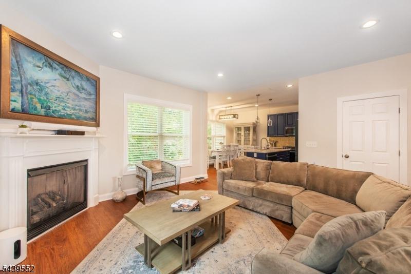 Post Oak Ct, Hamburg, NJ 07419